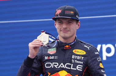 Verstappen Overtakes Leclerc to Win Sprint at Imola