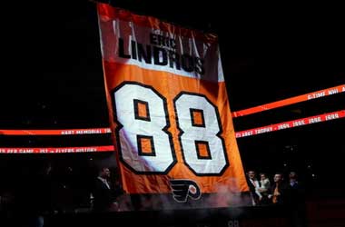 Philadelphia Flyers retire Eric Lindros Jersey