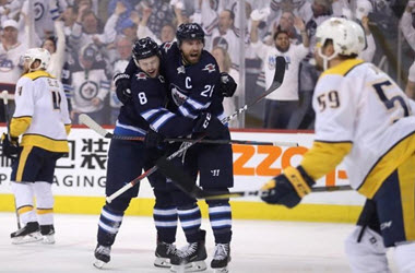 Winnipeg Jets Come From Behind to Win Game 3