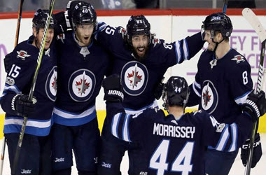 Winnipeg Jets Take Game 1 in Western Conference Final