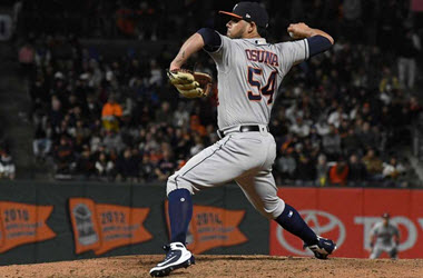 Roberto Osuna Earns Win with Astros in First Game back from Suspension