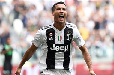 Cristiano Ronaldo Scores First Goal for Juventus