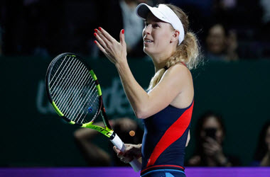 Caroline Wozniacki Defeats Petra Kvitova at WTA Finals