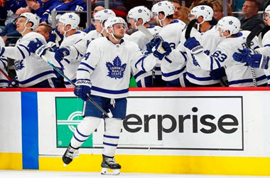 Toronto Maple Leafs Continue Record Start with 5-3 Victory over the Red Wings
