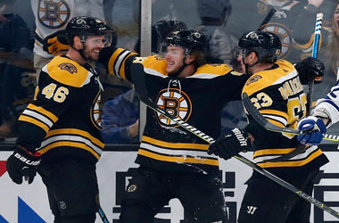 Boston Bruins Overpower the Maple Leafs