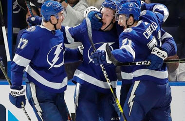 Tampa Bay Lightning Score Late Period Goal to Defeat Montreal