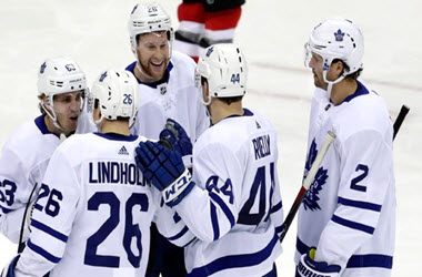 Toronto Maple Leafs Decimate the New Jersey Devils 7-2