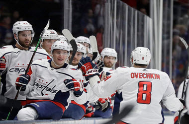Washington Capitals Defeat Islanders as Ovechkin scores 45th