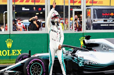 Lewis Hamilton Earns Sixth Straight Australian GP Pole