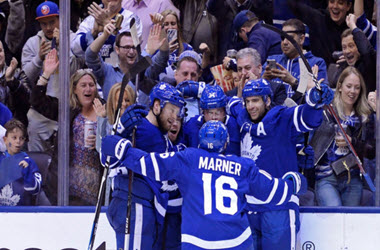 Toronto Takes 2-1 Series Lead over Boston