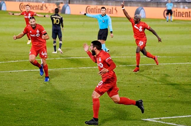 Alejandro Pozuelo scores winning goal as TFC defeats Philadelphia Union