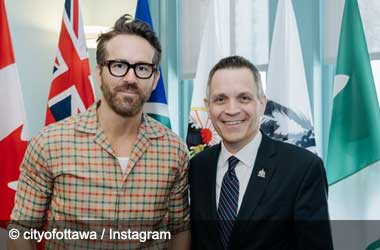 Ryan Reynolds Meets With Ottawa Mayor Over Potential Senators Sale