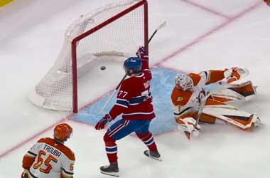 Kirby Dach breaks his scoring drought against the Anaheim Ducks during NHL season 2024