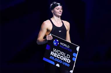 Summer McIntosh Breaks New Record, Wins Gold in Hungary