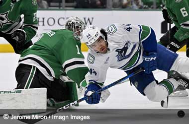 Canucks Beat Stars in Overtime with 3 Goals in 1 Minute