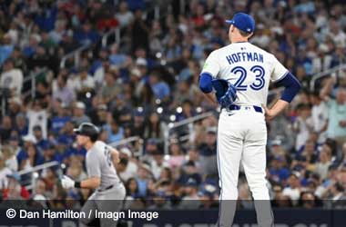 Ben Rice Ninth Inning Ends Toronto Blue Jays 11-Game Win Streak Jeff Hoffman watches Ben Rice lead the New York Yankees to victory during 2025 MLB Season