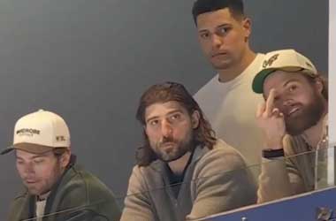 William Nylander caught 'flipping the finger' whilst in the press box with other injured Maple Leafs players