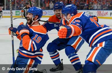 Henrique, Skinner Lead Oilers Past Knights to Take 3-1 Series Lead